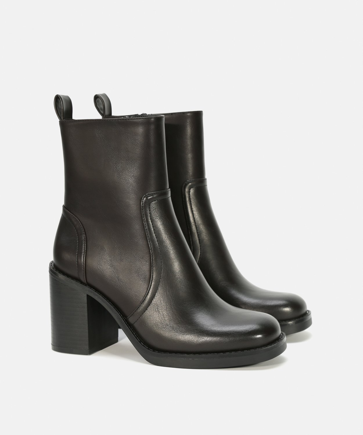 Botines negros tac&oacute;n liso image number null